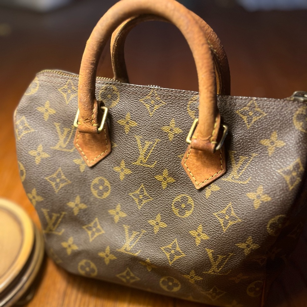 LOW START **Fair Condition**Louis Vuitton Speedy 25